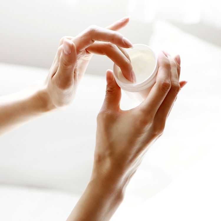 آبرسان و مرطوب‌کننده: آیا این دو یکسان هستند؟